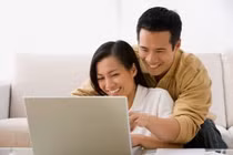 Mạng xã hội khiến vợ chồng xa cách?