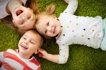 Cha mẹ làm thế nào để gắn kết các con?