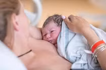 Stress ảnh hưởng âm thầm đến khả năng sinh sản