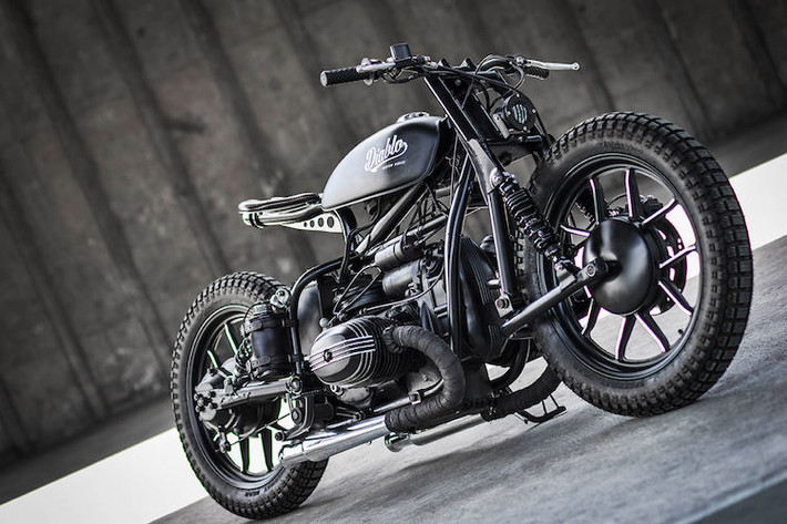 Thường được biết tới với hình ảnh sidecar, tuy nhiên K-Speed đã mua được "xác" của một chiếc Ural không thuyền từ một "nghĩa địa xe" tại Đông Bắc Thái Lan với giá "cực rẻ". Dù đã được đẩy ra ngoài bãi xe phế liệu, nhưng chiếc Ural vẫn có động cơ hoạt động tốt. Tuy nhiên do phải làm nhiều xe cho khách hàng nên chiếc xe cũng đã nằm tại xưởng tới 3 tháng.