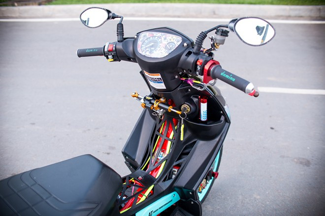 Xe được lắp trợ lực tay lái hiệu Hyper Pro.