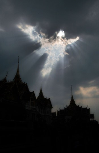Hình ảnh đám mây trông giống như thiên thần ở Bangkok, Thái Lan.