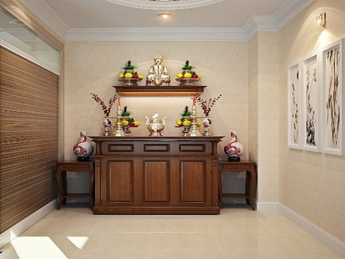 Việc để ban thờ trong phòng khách hoàn toàn có thể cân đối được bằng cách treo ban thờ lên cao ở một phía phòng khách và ở vị trí đó tránh treo đèn sáng, đèn chùm, mà chỉ cần đặt lên ban thờ đèn đỏ ánh sáng ấm áp vừa phải.