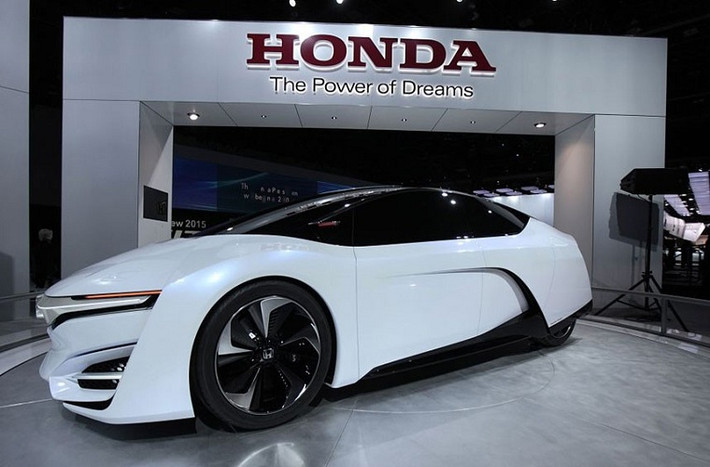 Chiếc Honda FCEV thành công vang dội đúng với khẩu hiệu của Honda "sức mạnh của những giấc mơ".