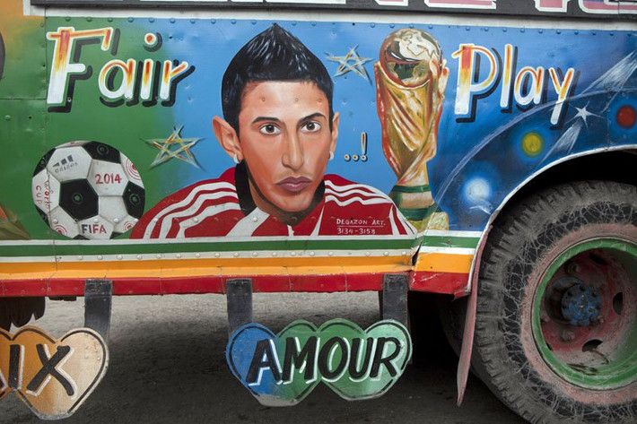 Maceió tự rút lui trong tháng 1 năm 2009. Trong ảnh: Fan bóng đá cuồng nhiệt chờ đợi thời khắc World Cup 2014 .