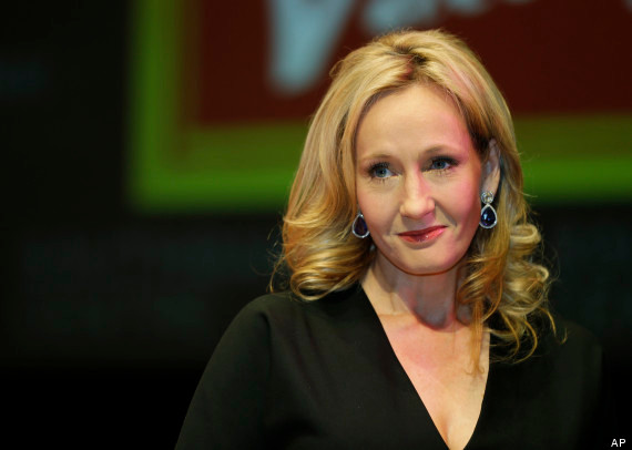 J.K. Rowling:"Mẹ đẻ" của nhân vật Harry Potter là một người cực kỳ hướng nội. Giống như những người sống nội tâm khác, bà tràn trề sức sáng tạo nhất khi ở một mình. Ý tưởng về Harry Potter nảy trong đầu bà năm 1990, khi một mình chờ tàu trễ từ Manchester đi London. Trong bốn tiếng chờ tàu, bà đã phác thảo toàn bộ vẻ ngoài của nhân vật: cậu bé tóc đen gày gò, đeo kính cận...