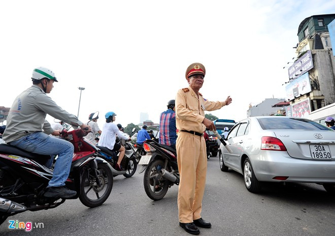 Hạnh phúc trong công việc đối với thượng tá Đoàn chính là khi những người từng được ông cứu giờ đã có con bồng con bế và mỗi khi đi qua chốt lại chào vị ân nhân.