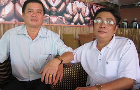 Suốt nhiều ngày giữa tháng 8/2014, người dân thị xã Đồng Xoài (Bình Phước) không ngớt bàn tán về việc hai lãnh đạo sở là ông Bùi Quốc Khánh, Phó giám đốc Sở Ngoại vụ và ông Phạm Thành Chung, Phó giám đốc Sở Nội vụ Bình Phước, đánh nhau trong quán nhậu ngay trong giờ hành chính khiến một người bị thương phải nhập viện.