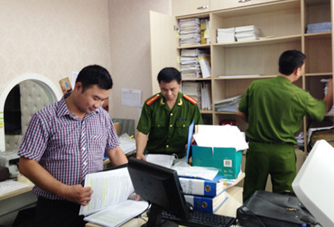 Kết quả khám xét cho thấy công ty này thực hiện việc kinh doanh vàng trên tài khoản không được cơ quan quản lý nhà nước có thẩm quyền cho phép. Cơ quan CSĐT đã thực hiện Lệnh bắt khẩn cấp TGĐ điều hành doanh nghiệp Khải Thái cùng các nghi phạm liên quan về hành vi “kinh doanh trái phép”. Theo cơ quan công an, việc phá sàn vàng ảo Khải Thái này là nhờ đơn tố cáo của hàng trăm nạn nhân.