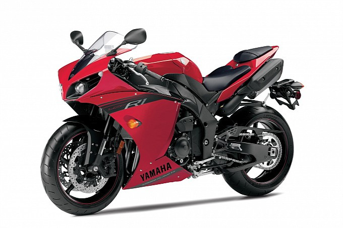 Yamaha cũng vừa trình làng siêu mô tô R1 2014, lấy cảm hứng từ chiếc xe đua MotoGP M1 của đội đua Yamaha với màu sơn và bộ tem nổi bật. Xe sử dụng động cơ 4 xilanh 998cc, công suất 182 mã lực, đi cùng hộp số 6 cấp và 7 chế độ Traction Control.