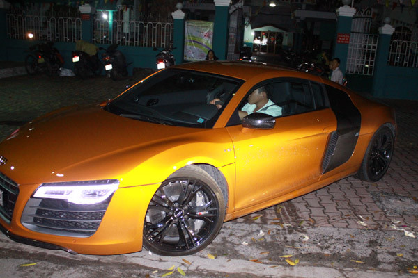 Audi R8 2014 có 2 phiên bản, đó là Audi R8 V10 plus và Audi R8 Spyder.