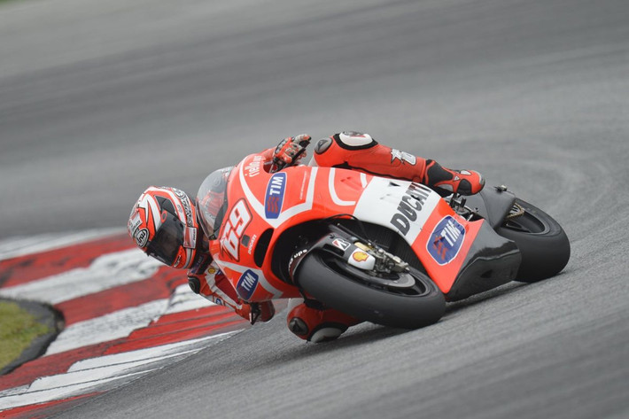 Ducati Desmosedici GP13 được trang bị động cơ có công suất 235 mã lực tại vòng tua 19000 vòng/phút. Khối động cơ 1000cc này có công suất cực đại 225 mã lực, có thể giúp siêu mô tô của Ducati đạt vận tốc tối đa hơn 330 km/h.