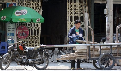 ... vận chuyển đồ đạc, hàng hóa.