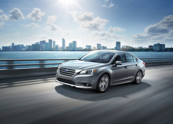 Subaru Legacy và Subaru Outback: Legacy và Outback được kỳ vọng là những mẫu xe có thể đưa Subaru tới các thị trường lớn, với khả năng tiết kiệm nhiên liệu (khoảng 7.8L/100km), hệ thống thông tin giải trí mới của Subaru, đặc biệt là hệ thống hỗ trợ người lái EyeSight của hãng.