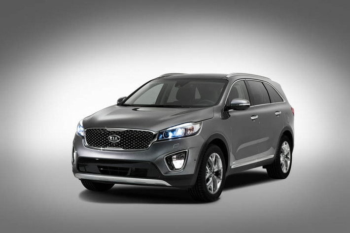 Sorento 2015 sẽ được ra mắt tại quê hương Hàn Quốc cuối tháng 8 tới, sau đó Kia sẽ tiếp tục giới thiệu tại thị trường Châu Âu trong triển lãm Paris Motor Show vào tháng 10 năm nay.