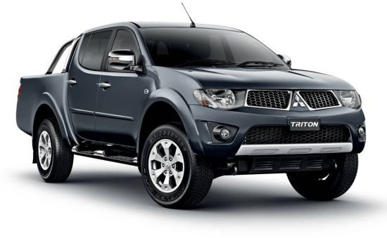 Mitsubishi Triton: Tiêu thụ 312 chiếc trong 7 tháng đầu năm 2014. Được giới thiệu lần đầu tiên tại Việt Nam vào năm 2008, Mitsubishi Triton với kích cỡ nhỏ gọn, chú trọng vào ngoại hình và nội thất hướng đến sự thoải mái cho người dùng. Xe tỏ ra không thua kém so với các dòng xe du lịch và có giá cạnh tranh với các đối thủ cùng phân khúc.