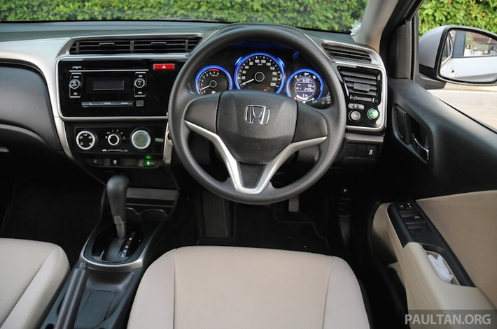 Khoang cabin Honda City 2014.