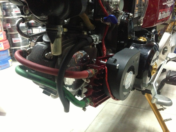 Động cơ máy "chất lừ" của Honda Dream.