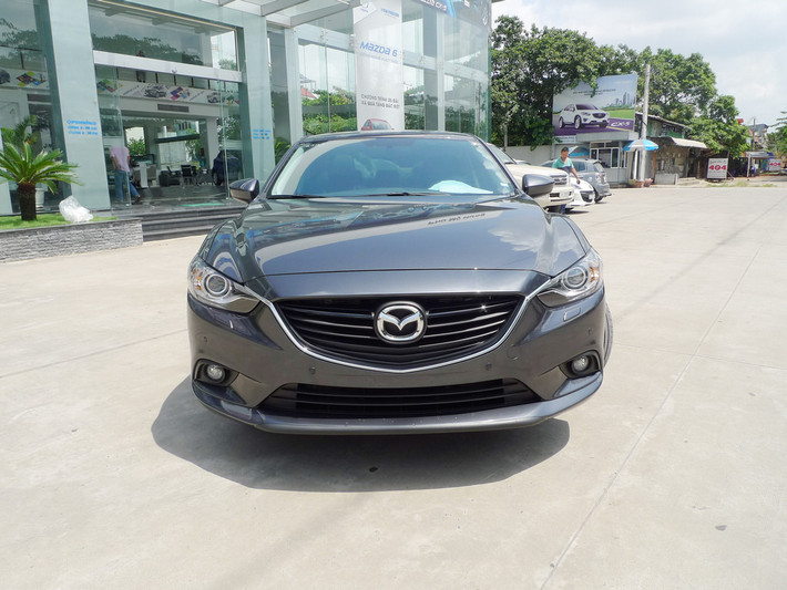 Bên cạnh đó, hệ thống tái tạo năng lượng phanh i-ELOOP và hệ thống auto start-stop i-Stop đem lại cho Mazda 6 mức tiêu hao nhiên liệu thuộc vào hàng tốt nhất phân khúc. Theo kết quả thử nghiệm thực tế của Motor Trend thì Mazda 6 2.5 tiêu hao 8,71 lít/100 km đường hỗn hợp, tốt hơn so với Toyota Camry 2.5 (9 lít/100km) và Accord 2.4 (9,05 lít/100km).