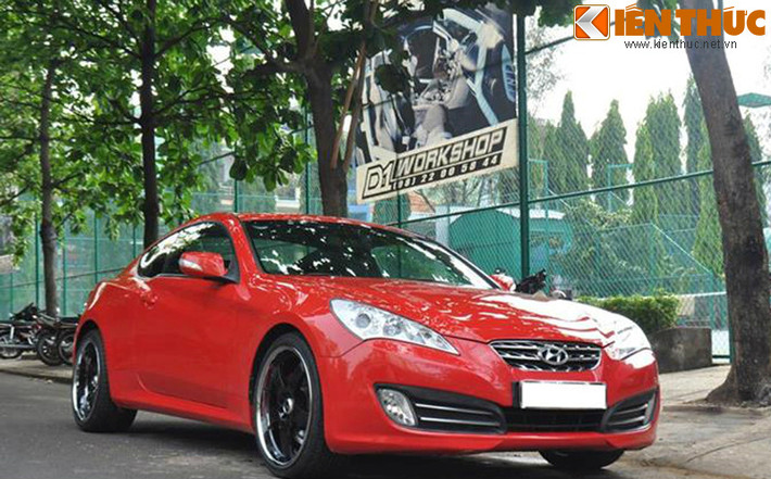 Genesis coupe Club D1 với màu đỏ quyến rũ. Chiếc xe này được độ tại garage D1-Workshop - một "lò độ xe" nổi tiếng tại VN.