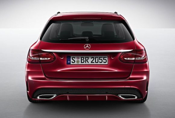 Thiết kế của đèn hậu không quá đặc biệt, nhưng bộ khuếch tán sau đã được Mercedes-Benz nâng cấp lại.
