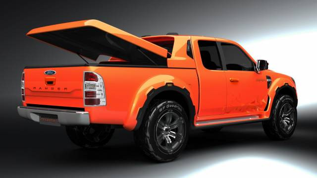 Xe hiện có 4 phiên bản cùng sử động cơ diesel 2.2L, làm mát bằng khí nạp: Ranger 4x4 Base, Ranger 4x2 MT, Ranger 4x2 AT, Ranger 4x4 và Ranger 4x2 AT Wiltrack, công suất cực đại 148 mã lực tại 3.700 vòng/phút và mô-men xoắn cực đại đạt 375Nm tại 1.500 – 2.500 vòng/phút. Hiện xe có mức giá từ 582 triệu/chiếc đến 744 triệu/chiếc.