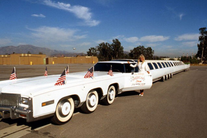 The American Dream với giá 4 triệu USD. Xe thuộc sở hữu của nhà thiết kế và sưu tập xe hơi Jay Ohrberg. Đây là chiếc limousine dài nhất thế giới với 26 bánh xe. Trên xe, có một phòng để nướng đồ ăn, bể bơi, giường cỡ lớn và cả sân để đỗ máy bay trực thăng.
