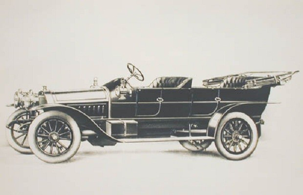 Horch 26/65 PS: Năm sản xuất 1907. Lần đầu được giới thiệu trên thế giới, chiếc Horch 26/65 PS được trang bị động cơ 6 xi-lanh. Đến nay, xe đã được nâng cấp lên động cơ V8 4 pot.
