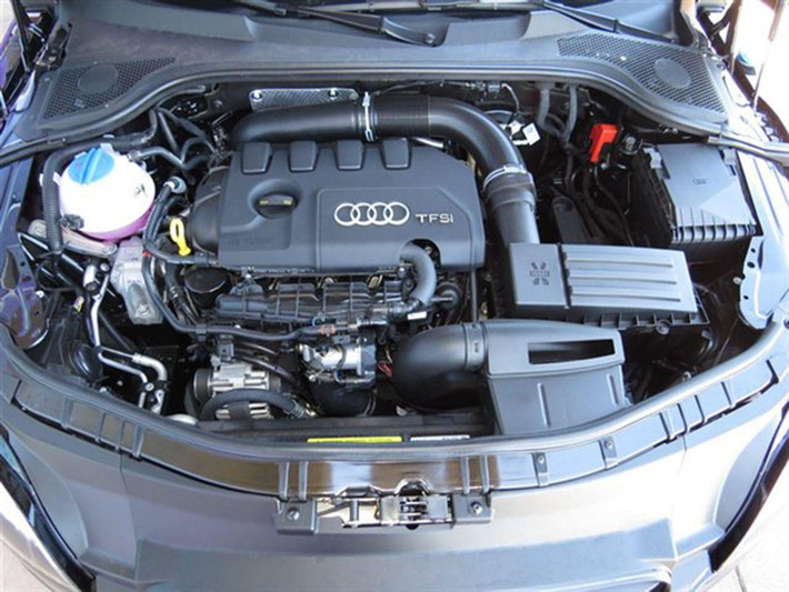 Động cơ 2.0 TFSI trên Audi TT có mô-men xoắn 370 Nm trong khoảng 1.600 đến 4.300 vòng/phút. Mẫu Coupe này sử dụng hộp số tự động 6 cấp, dẫn động cầu trước với khả năng tăng tốc từ 0-100 km/h trong khoảng 6 giây và tốc độ tối đa lên đến 250 km/h.