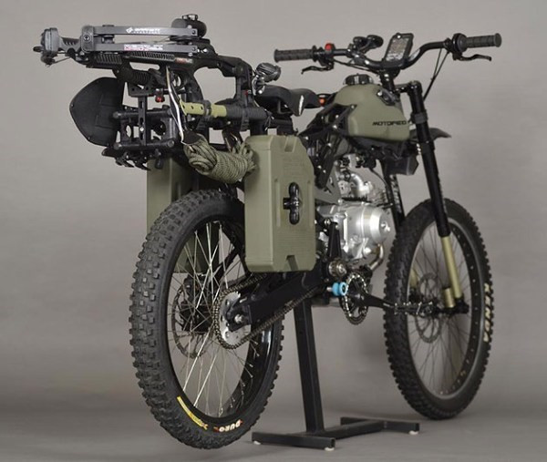 Survival Bike: Black Ops Edition là một chiếc xe đạp có gắn động cơ cung cấp cho bạn mọi thứ cần thiết để sống sót trong điều kiện thảm họa như một chiếc nỏ, bình trữ nhiên liệu, xẻng, rìu, lao móc, lưỡi cưa, thiết bị leo núi, đèn chiếu sáng và một số công cụ và dao.