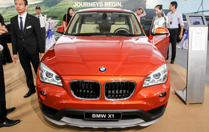 Chiếc xe thu hút ánh nhìn không chỉ bởi vẻ sang trọng vốn có mà hãng BMW dành cho từng mẫu xe mà còn bởi thiết kế nuột nà, cá tính của chiếc xe.