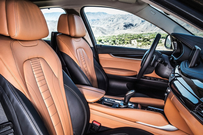 BMW X6 2015 còn có những trang bị nổi bật như...