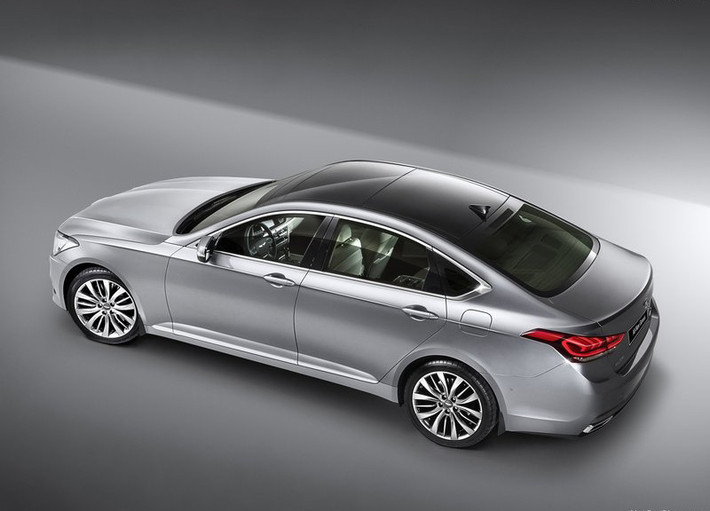 Hyundai Genesis 2015: Mẫu sedan Genesis 2015 của hãng xe Hyundai sẽ thể hiện được tham vọng lên hạng của Hyundai. Genesis với thiết kế tinh tế hơn, hệ thống thông tin giải trí mới hiện đại, cập nhật nhiều tính năng an toàn.