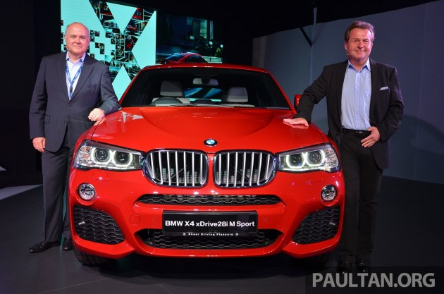 BMW X4: Euro Auto, nhà phân phối BMW tại Việt Nam đã chính thức công bố giá bán mẫu SUV cỡ nhỏ hoàn toàn mới X4 từ 2,768 tỷ đồng. Động thái này chứng tỏ, thời gian mẫu SUV đang ăn khách này được trình làng tại Việt Nam đang tới gần.