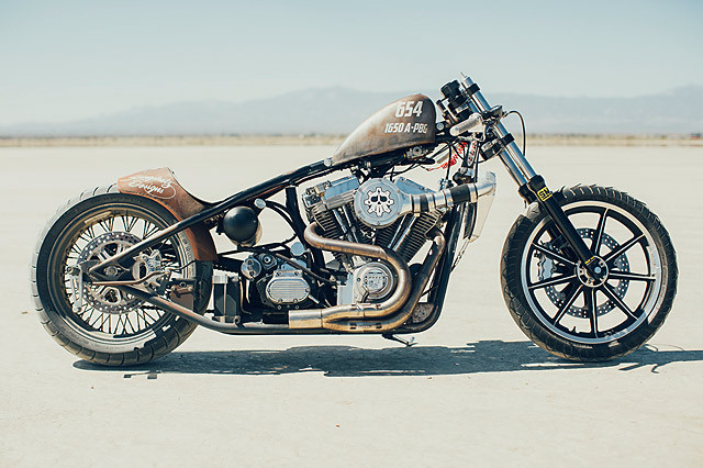 Tay chơi xe Chris Bridgewater mới đây đã giới thiệu mẫu xe độ do a tự thiết kế của Harley Davidson. Chiếc xe mới phong cách hầm hố phù hợp dành cho các tay chơi xe nổi tiếng.