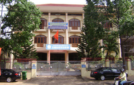 Một đại án tham nhũng nữa liên quan đến Ngân hàng Phát triển VN chi nhánh Đắk Nông. Giám đốc chi nhánh ngân hàng này đã tiếp tay cho việc làm sai trái của Công TNHH thương mại, dịch vụ Nhật Tân và Công ty TNHH thương mại, dịch vụ Minh Nhật.