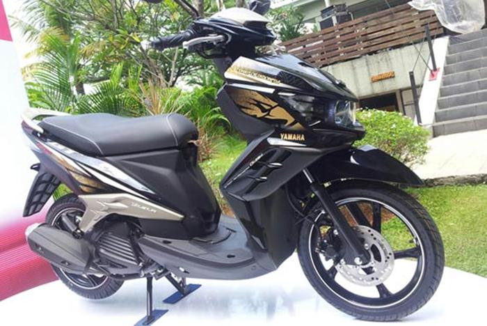 Kích thước tổng thể của xe lần lượt là dài 1.855mm, rộng 700mm và cao 1.070mm. Trục cơ sở của xe dài 1.265mm, chiều cao yên 760mm, chiều cao gầm xe 135mm.