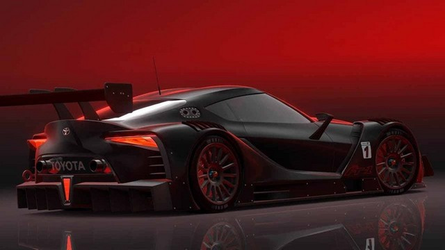 Bộ lazang đa chấu đi kèm với vỏ Pirelli low-profile và cánh gió phía sau lớn làm từ sợi carbon tạo cho xe ngoại hình của xe đua.