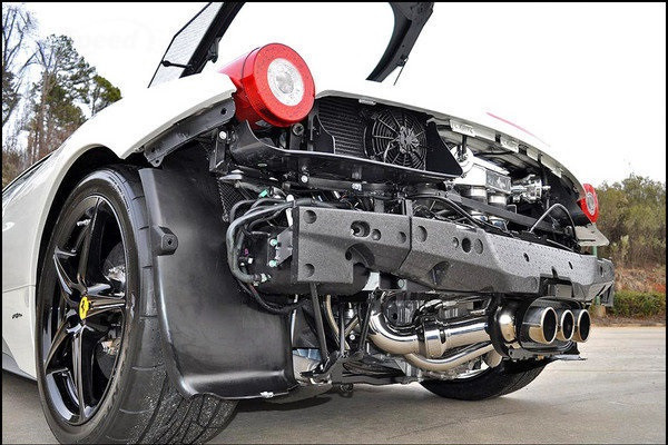 Mặt cắt sau của Ferrari M458-T khá tương đồng với Ferrari 458 Italia.