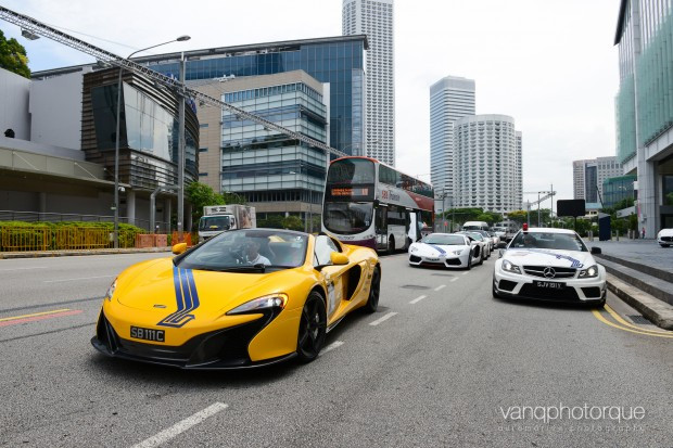 Hình ảnh những chiếc xe sang hiện diện trên những con phố của Singapore.