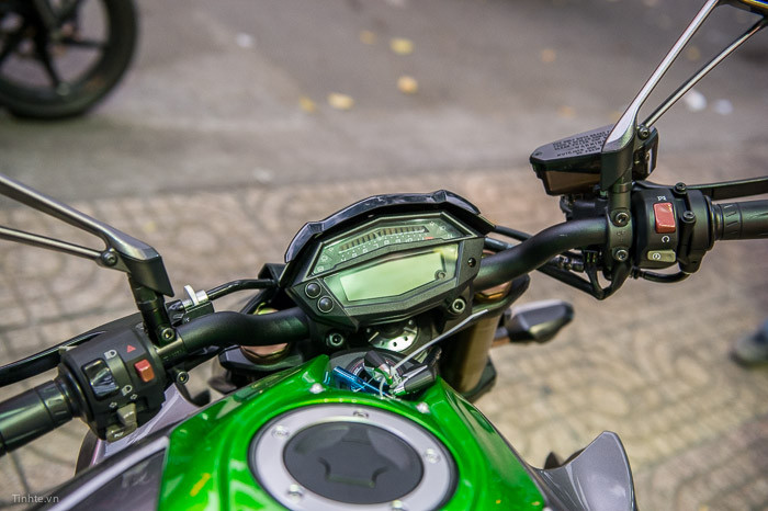 Đồng hồ hiển thị của Kawasaki Z1000.
