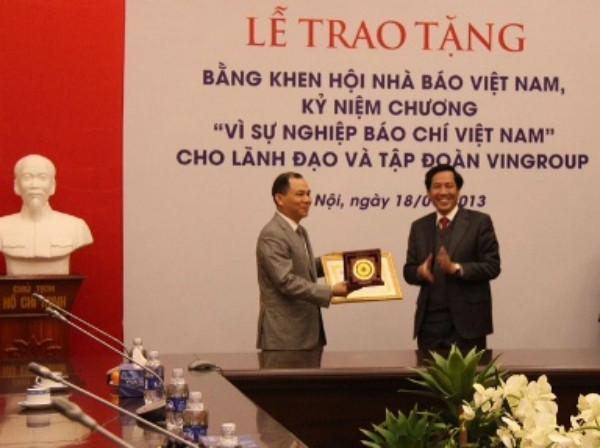 Ông Vượng thường được mọi người nhắc tới như là Donald Trump của Việt Nam. Hiện ông là tỷ phú đô la đầu tiên của Việt Nam với khối tài sản ước tính lên tới 1,5 tỷ USD.