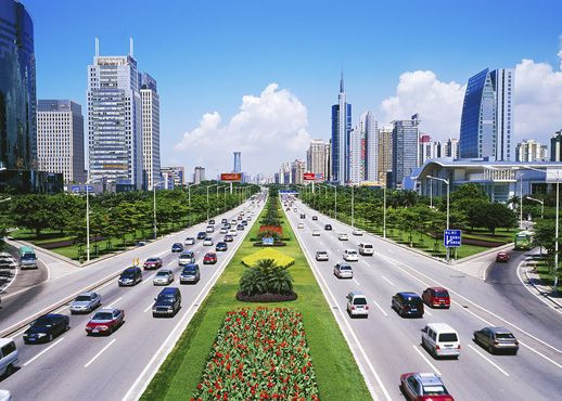 Các tour du lịch đi Trung Quốc của Công ty du lịch Vietravel trong thời điểm "nhạy cảm" này cũng vắng khách và lượng khách hủy tour ngày càng tăng như tour Hồng Kông - Disneyland - Quảng Châu - Thâm Quyến. Ảnh: Một góc thành phố Thâm Quyến của Trung Quốc.