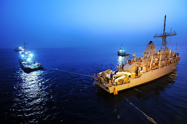 Họ cũng có thể phát hiện dầu qua mùi vị của hydrocarbon (thành phần chính của dầu thô) bằng cách sử dụng các mũi điện tử cực kỳ nhạy cảm. Hoặc tạo ra những sóng chấn cho đi xuyên qua các lớp đá nằm sâu dưới lòng đất, ghi nhận và dịch mã những thông tin của sóng phản hồi để tìm ra nguồn dầu mỏ.