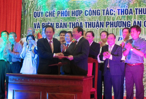 Tập đoàn Công nghiệp Cao su Việt Nam (VRG) và tỉnh Điện Biên vừa ký thỏa thuận hợp tác toàn diện, để tiếp tục triển khai nhiều dự án trên địa bàn tỉnh có hiệu quả kinh tế - xã hội cao.