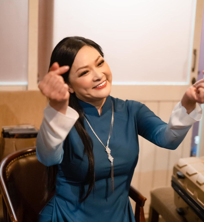 Dù trải qua nhiều thăng trầm, biến cố trong cuộc sống nhưng công chúng vẫn thấy sự nỗ lực và đam mê với nghề của ca sĩ Như Quỳnh.