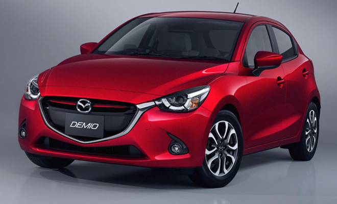 Một trong những mẫu xe nhỏ đáng chú ý nhất tại triển lãm Paris lần này là Mazda2 2016. Mẫu xe này không chỉ có thiết kế mới mà còn rất tiết kiệm nhiên liệu nhờ công nghệ động cơ SkyActiv-G. Xe có công suất tối đa 100 mã lực và sử dụng hộp số sàn 6 cấp dạng tiêu chuẩn cùng hộp số vô cấp CVT dạng tuỳ chọn.