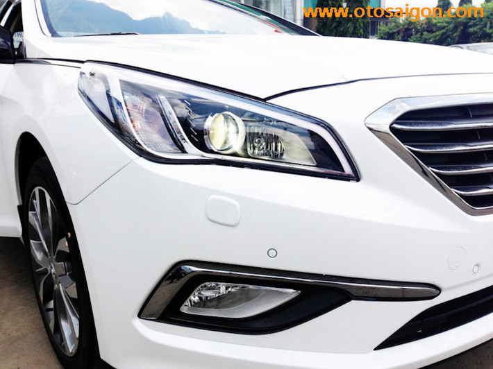 Đèn pha HID, Bi Xenon và tự chiếu theo góc lái, rửa đèn pha tự động, đèn pha gật gù. Ghế phụ và ghế lái chỉnh điện, cảm biến trước sau, cảm biến gạt mưa, camera lùi, Cruise Control, cửa sổ trời panorama toàn cảnh, cân bằng điện tử ESP.