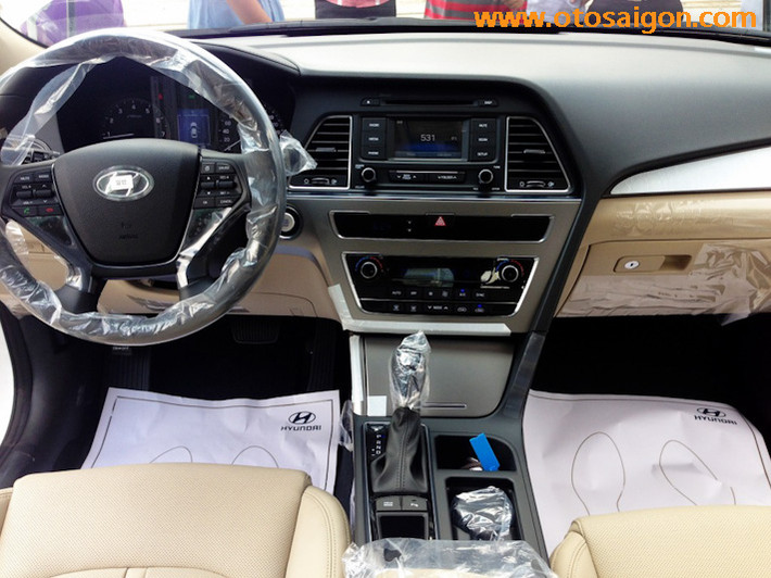 Về nội thất, Hyundai cho biết mẫu sedan mới đã nâng cấp với chất liệu cao cấp hơn để tạo ra một khoang cabin sang trọng hơn cho hành khách.