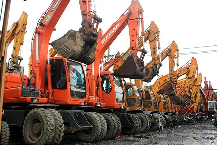 Phần lớn những loại xe này đều hết hạn sử dụng ở nước ngoài, nhiều chiếc được sản xuất từ trước những năm 90, được nhập về Việt Nam với giá phế liệu. Sau khi tân trang, xe được bán từ 600 triệu đến 1,8 tỷ tùy thuộc vào năm sản xuất.